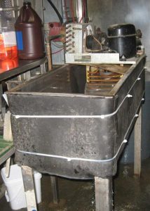This custom-built colostrum chiller takes fresh colostrum to a temperature of 38 degrees in just 10 minutes. This minimizes bacteria growth in stored colostrum.